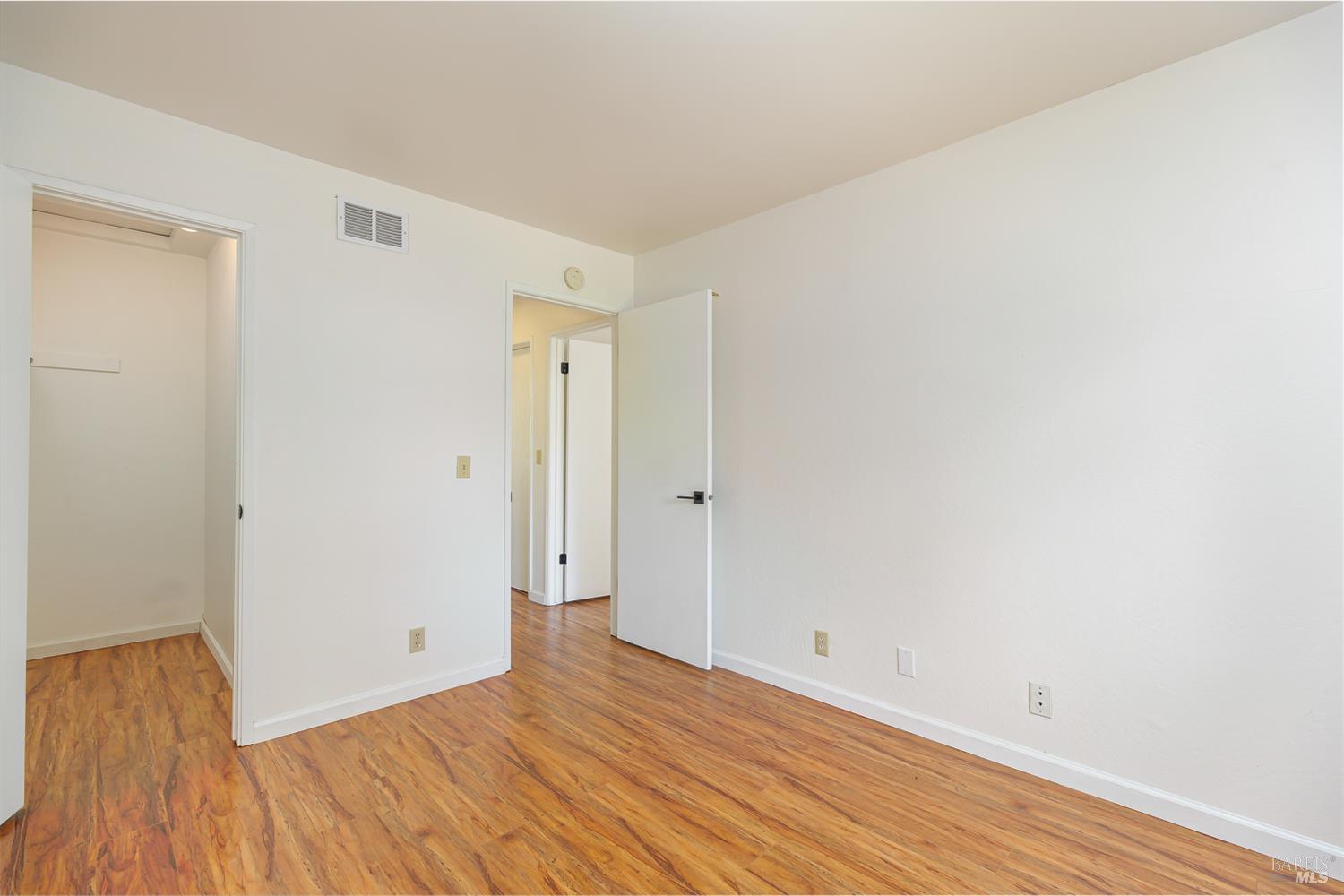 Detail Gallery Image 13 of 23 For 323 Silvio Ln, Novato,  CA 94947 - 2 Beds | 1 Baths