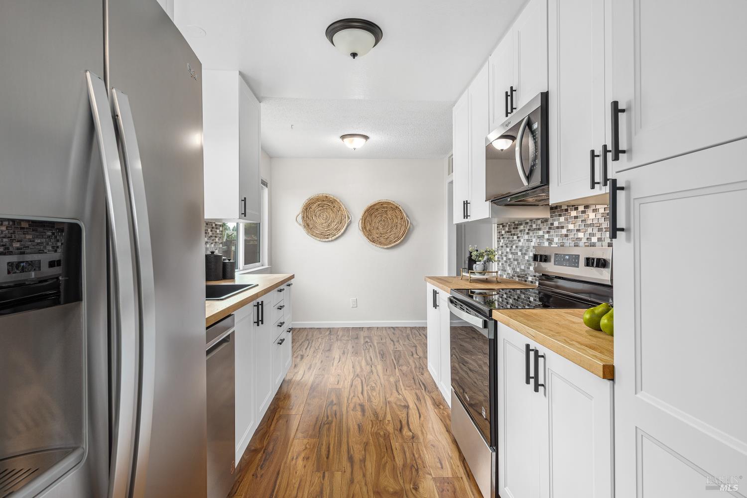 Detail Gallery Image 12 of 33 For 746 Bernadette Ave, Rohnert Park,  CA 94928 - 4 Beds | 2 Baths