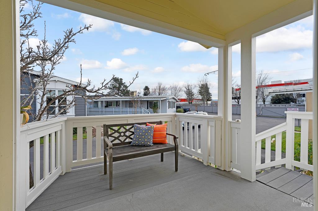 Detail Gallery Image 2 of 38 For 7 Oakwood Dr, Petaluma,  CA 94954 - 3 Beds | 2 Baths