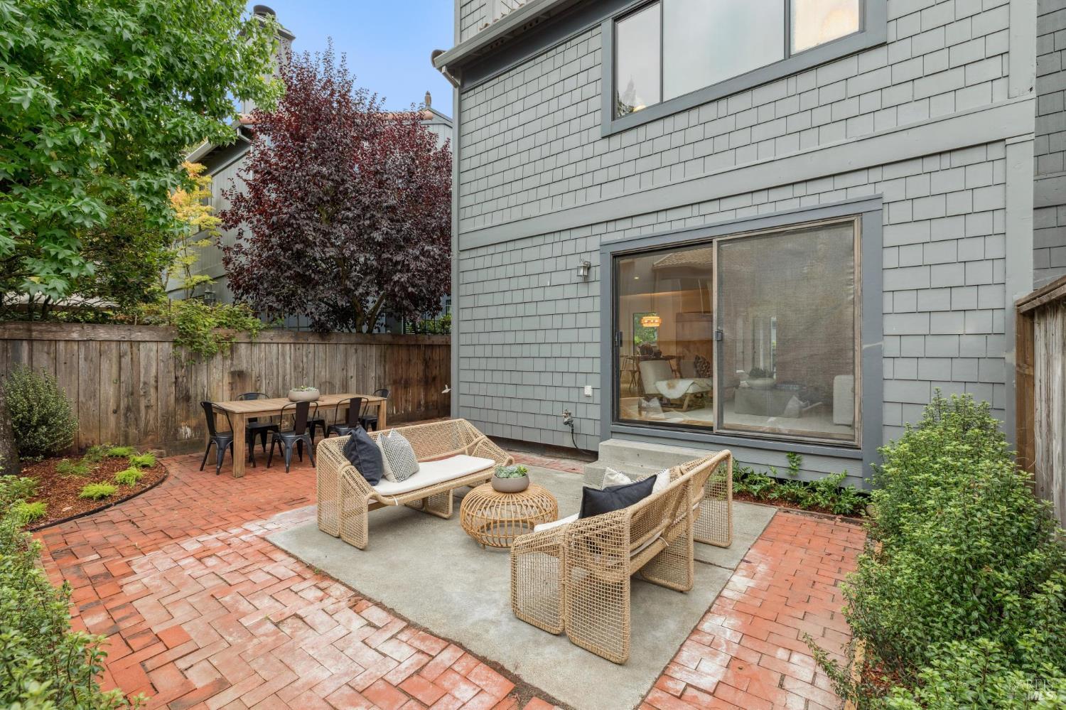 Detail Gallery Image 17 of 48 For 114 Aronia Ln, Novato,  CA 94945 - 3 Beds | 2/1 Baths