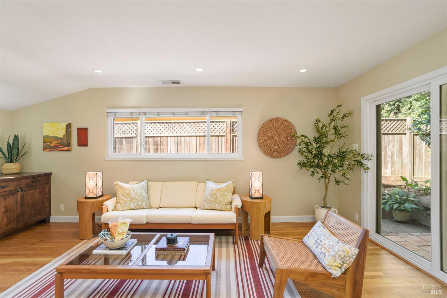Detail Gallery Image 29 of 88 For 2594 Las Gallinas Ave, San Rafael,  CA 94903 - 3 Beds | 2 Baths