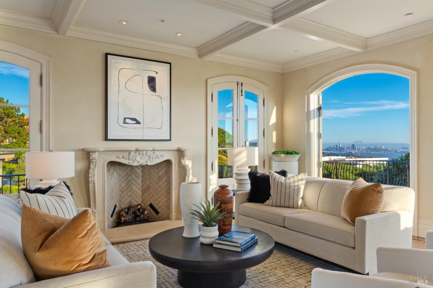 Detail Gallery Image 13 of 64 For 97 Sugarloaf Dr, Tiburon,  CA 94920 - 3 Beds | 3/2 Baths