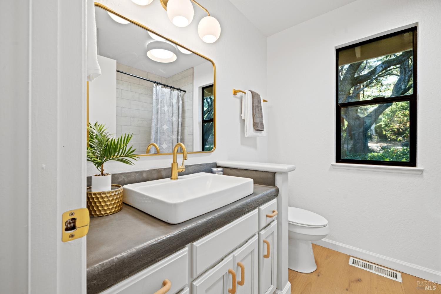 Detail Gallery Image 31 of 59 For 5925 Fredricks Rd, Sebastopol,  CA 95472 - 3 Beds | 2 Baths