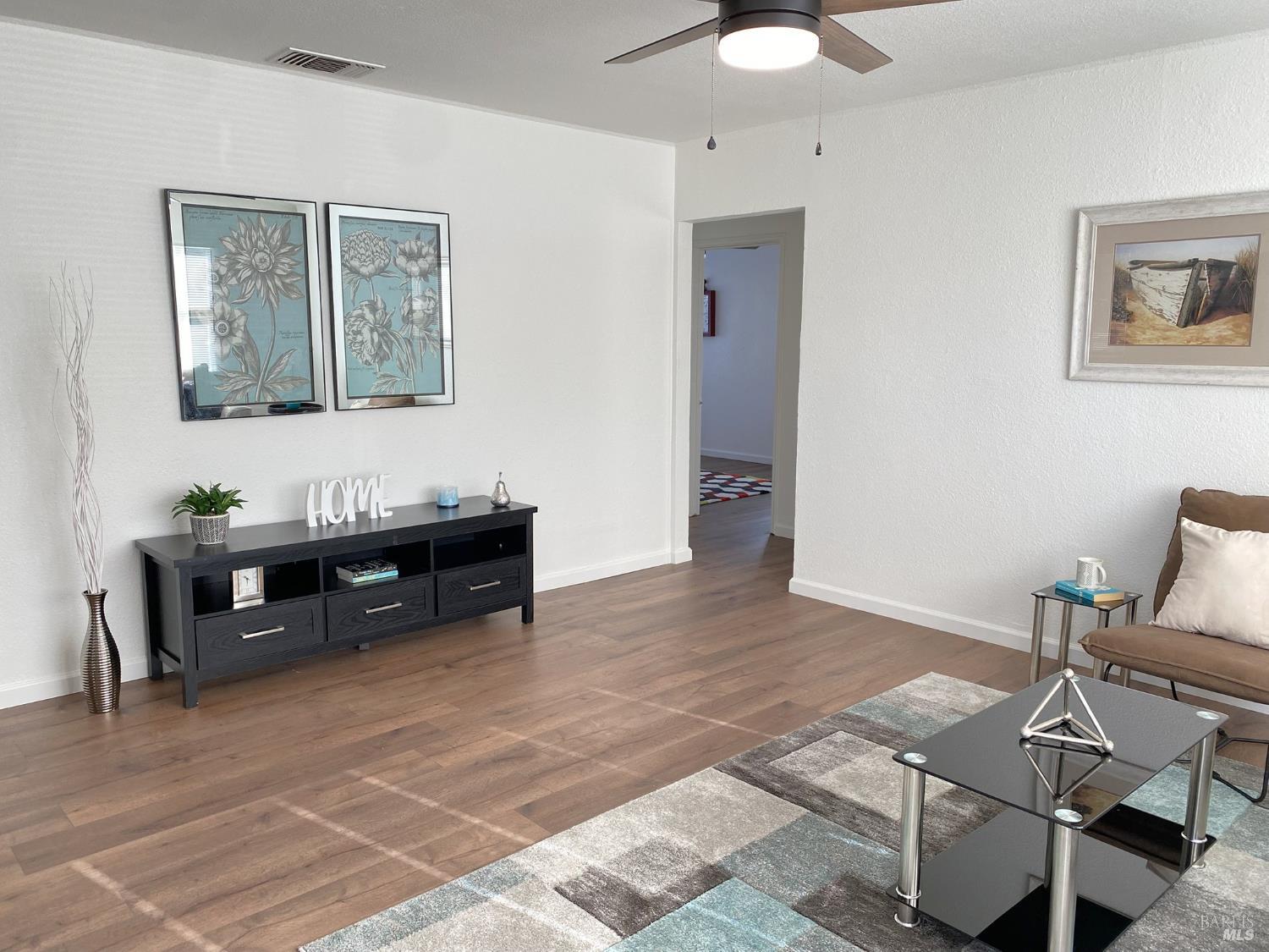 Detail Gallery Image 6 of 33 For 1047 Ohio St, Fairfield,  CA 94533 - 3 Beds | 2 Baths