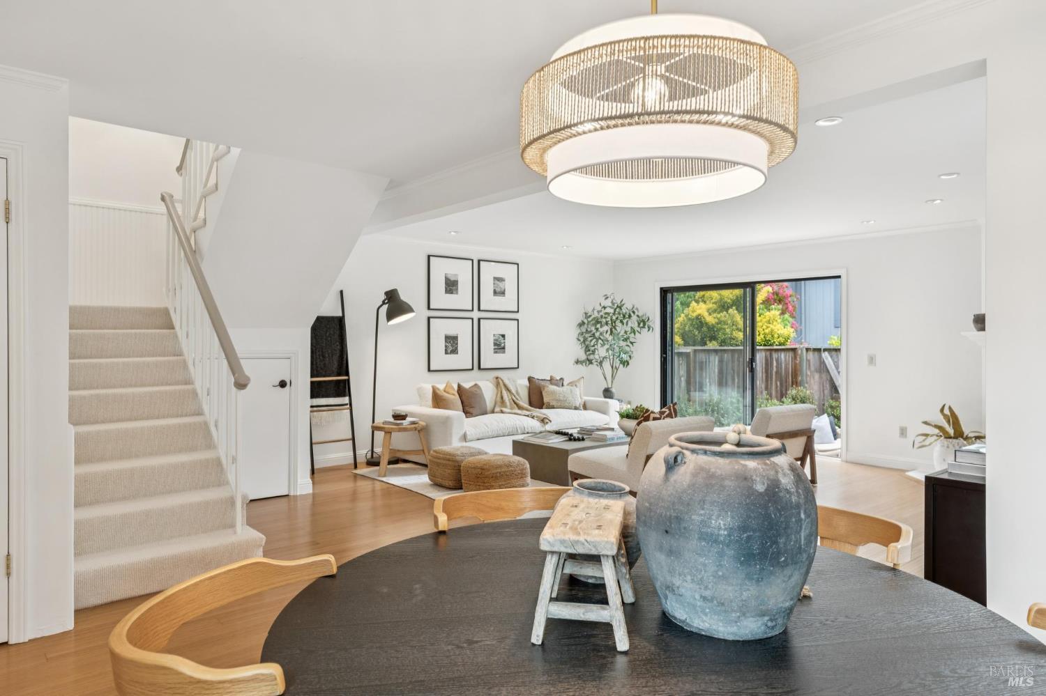 Detail Gallery Image 9 of 48 For 114 Aronia Ln, Novato,  CA 94945 - 3 Beds | 2/1 Baths