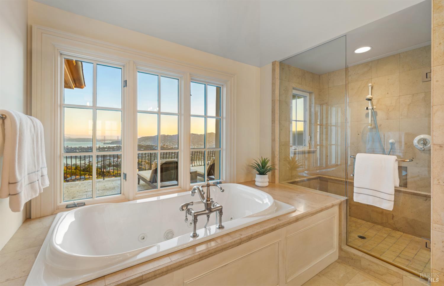 Detail Gallery Image 40 of 64 For 97 Sugarloaf Dr, Tiburon,  CA 94920 - 3 Beds | 3/2 Baths