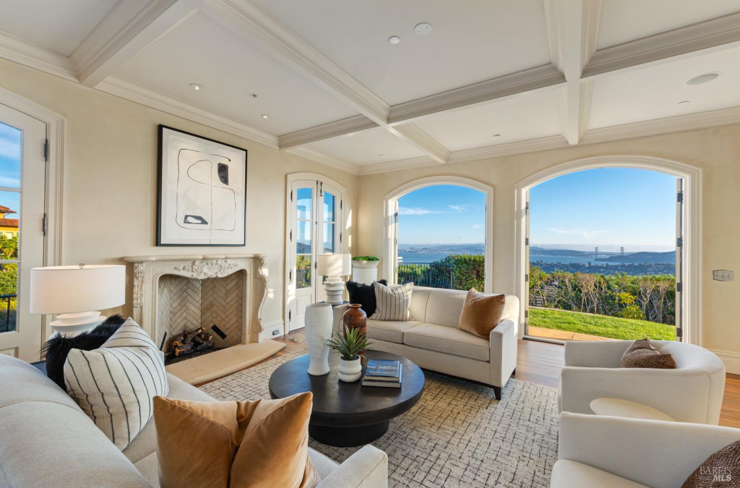 Detail Gallery Image 10 of 64 For 97 Sugarloaf Dr, Tiburon,  CA 94920 - 3 Beds | 3/2 Baths