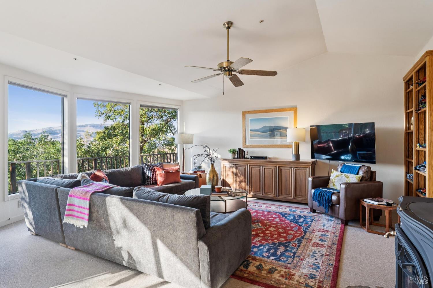Detail Gallery Image 22 of 63 For 500 Canyon Rd, Novato,  CA 94947 - 4 Beds | 2 Baths