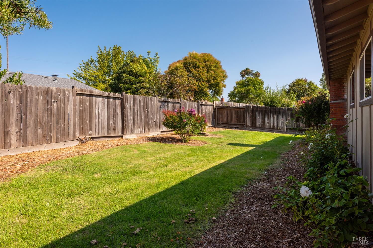 Detail Gallery Image 30 of 33 For 746 Bernadette Ave, Rohnert Park,  CA 94928 - 4 Beds | 2 Baths