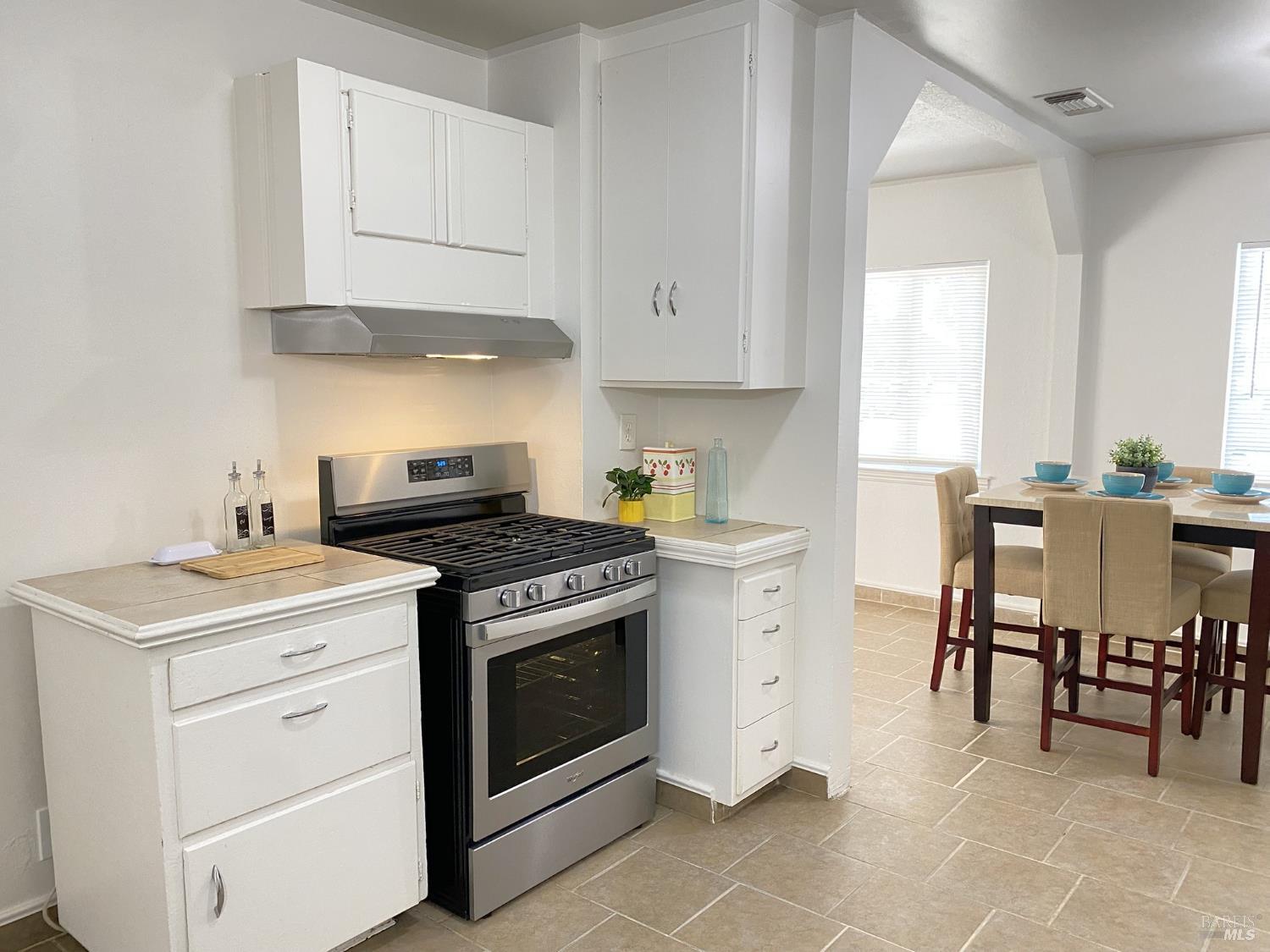 Detail Gallery Image 14 of 33 For 1047 Ohio St, Fairfield,  CA 94533 - 3 Beds | 2 Baths