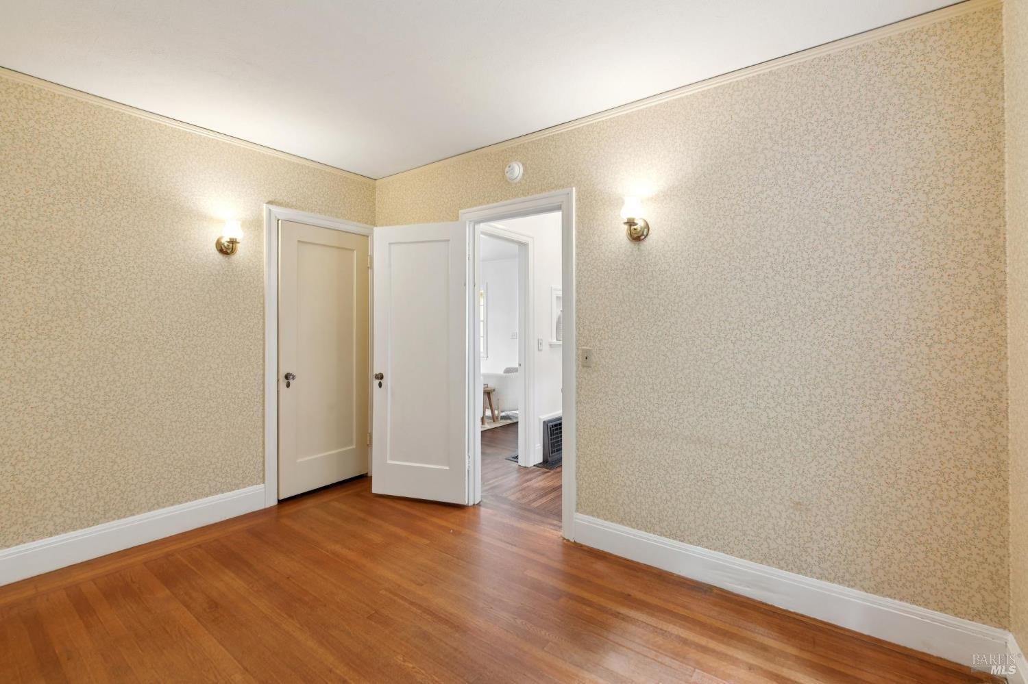 Detail Gallery Image 16 of 46 For 154 Elm Ave, Mill Valley,  CA 94941 - 2 Beds | 2 Baths