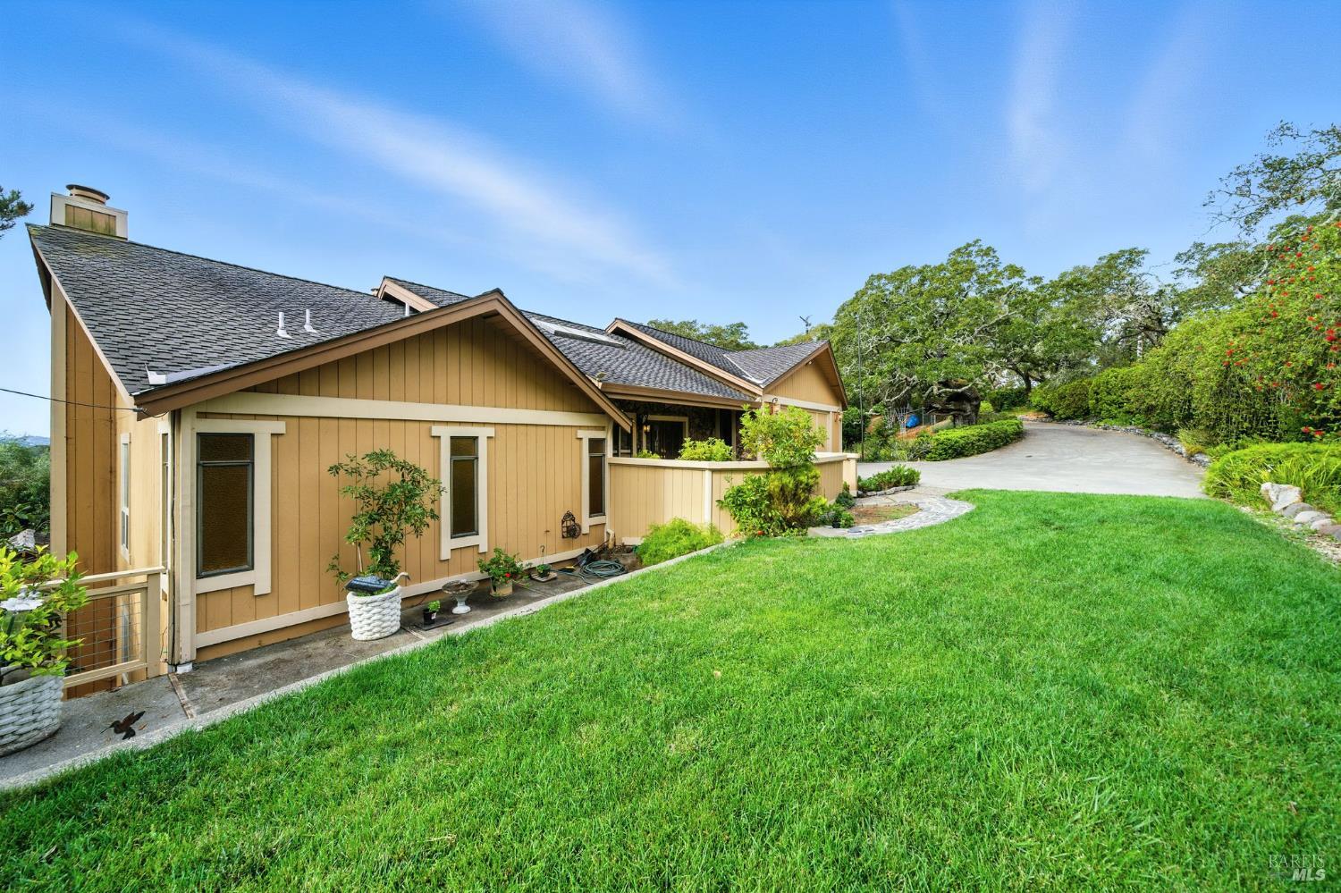 Detail Gallery Image 33 of 55 For 1 Lockton Ln, Novato,  CA 94945 - 4 Beds | 2/1 Baths