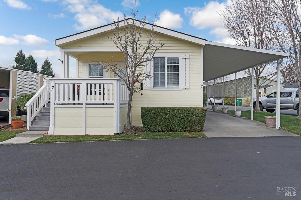 Detail Gallery Image 3 of 38 For 7 Oakwood Dr, Petaluma,  CA 94954 - 3 Beds | 2 Baths