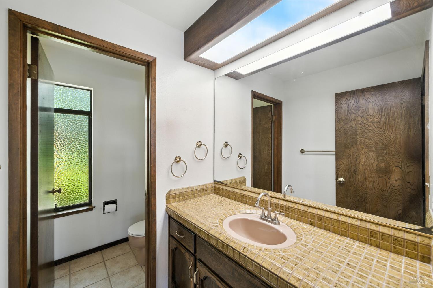 Detail Gallery Image 35 of 55 For 1 Lockton Ln, Novato,  CA 94945 - 4 Beds | 2/1 Baths