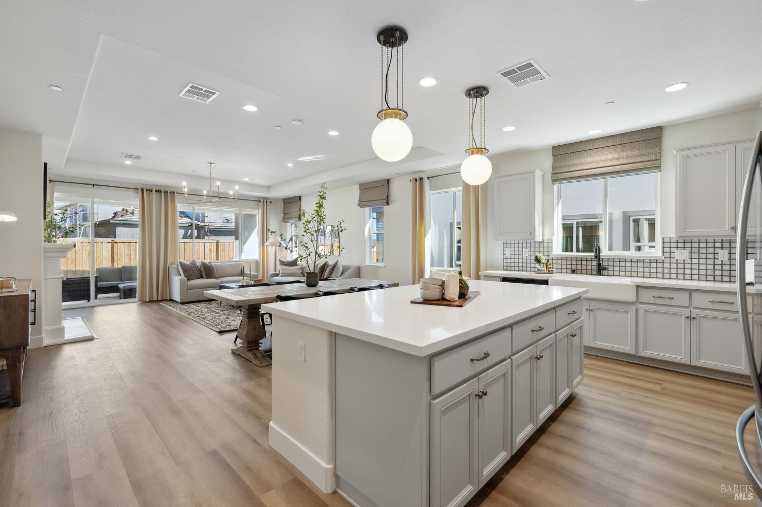 Detail Gallery Image 4 of 34 For 1532 Millennium Way, Fairfield,  CA 94533 - 3 Beds | 2/1 Baths