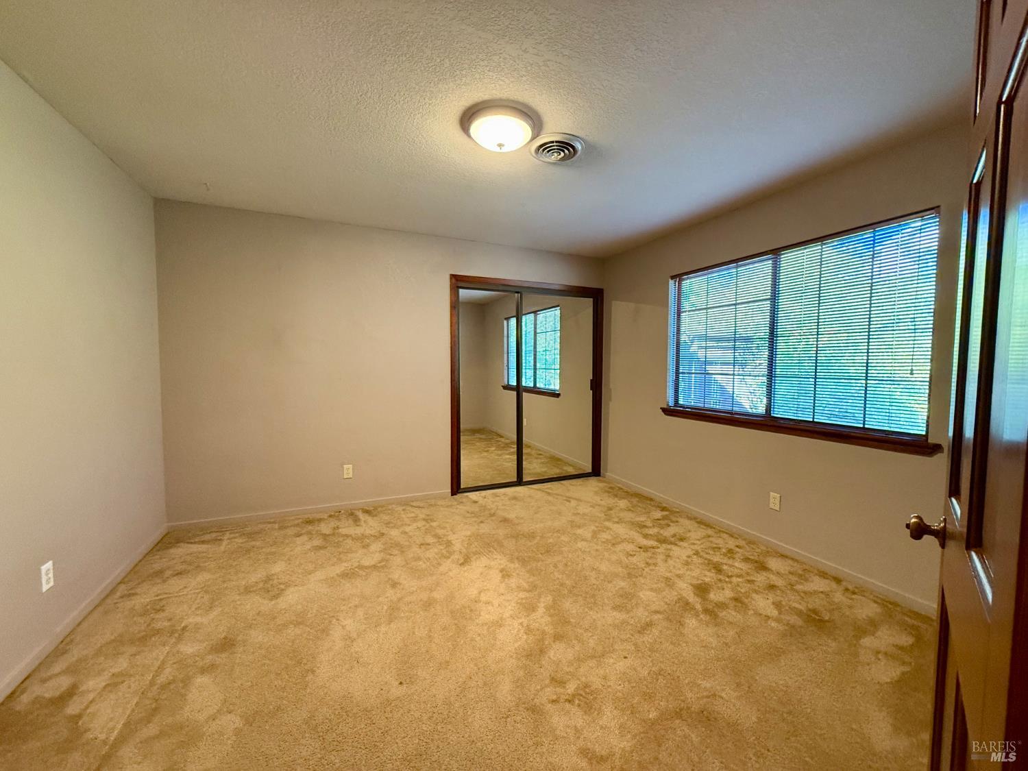 Detail Gallery Image 16 of 31 For 1461 Meadow Dr, Ukiah,  CA 95482 - 3 Beds | 1/1 Baths