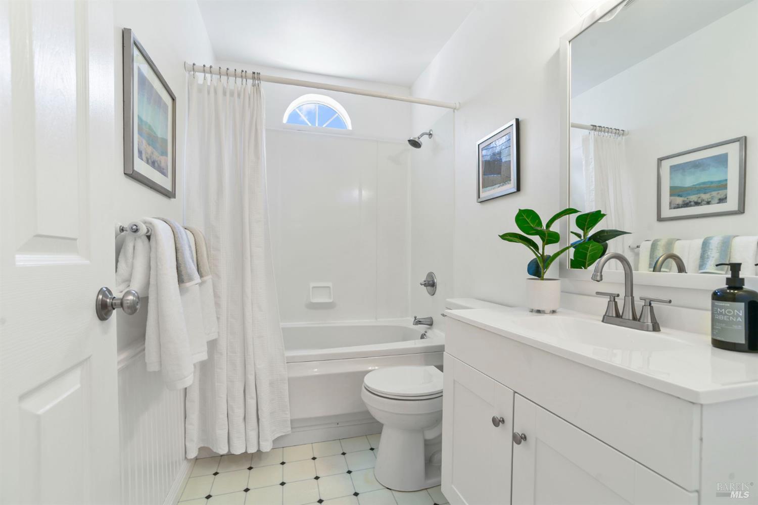 Detail Gallery Image 48 of 88 For 2594 Las Gallinas Ave, San Rafael,  CA 94903 - 3 Beds | 2 Baths