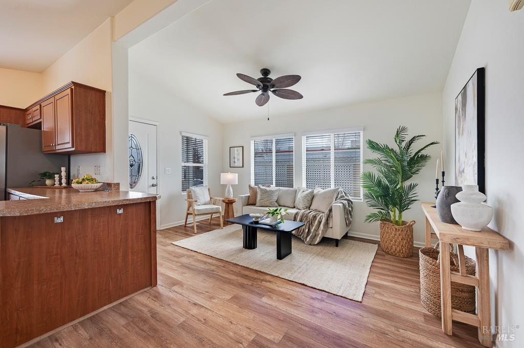 Detail Gallery Image 38 of 38 For 7 Oakwood Dr, Petaluma,  CA 94954 - 3 Beds | 2 Baths