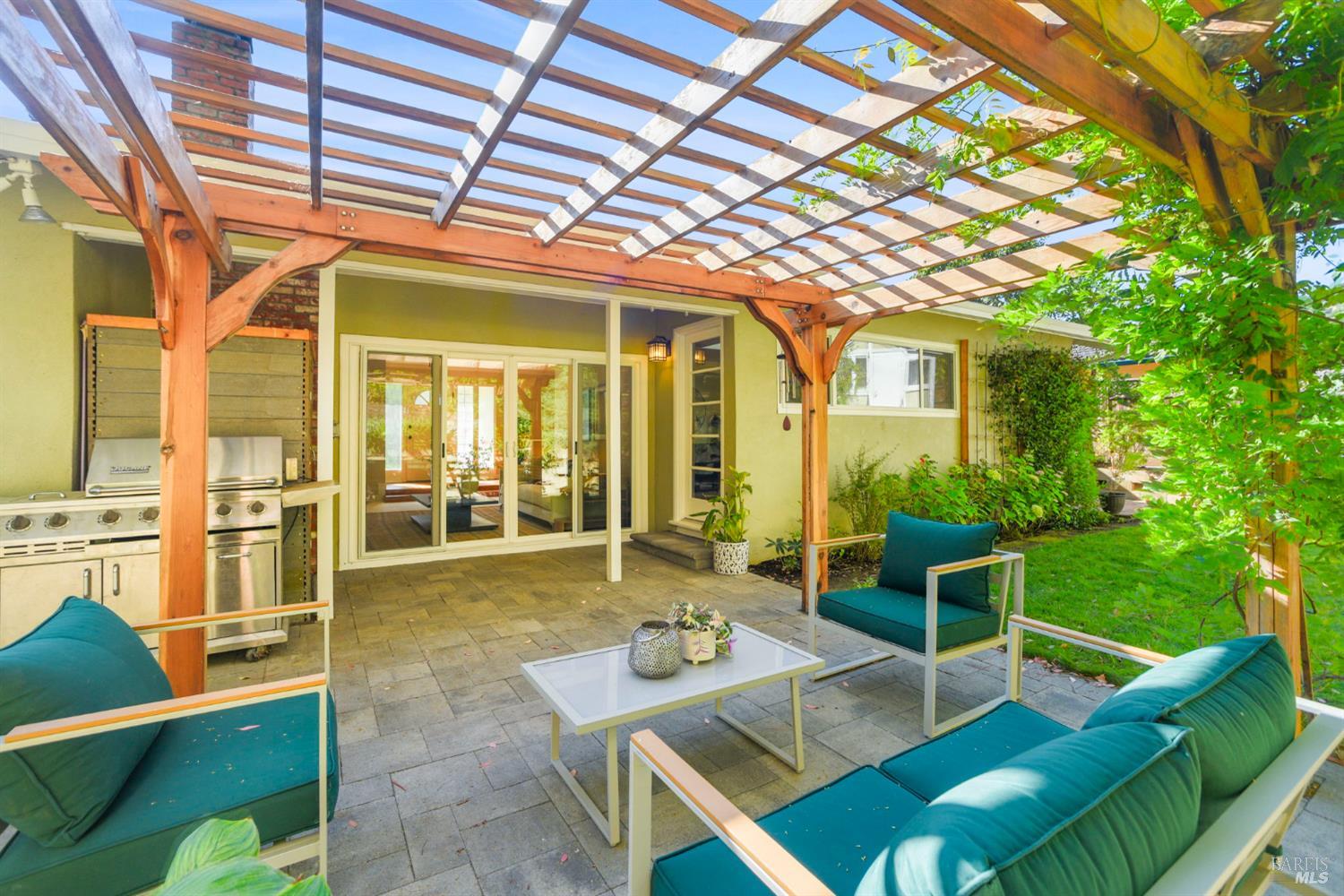 Detail Gallery Image 52 of 88 For 2594 Las Gallinas Ave, San Rafael,  CA 94903 - 3 Beds | 2 Baths