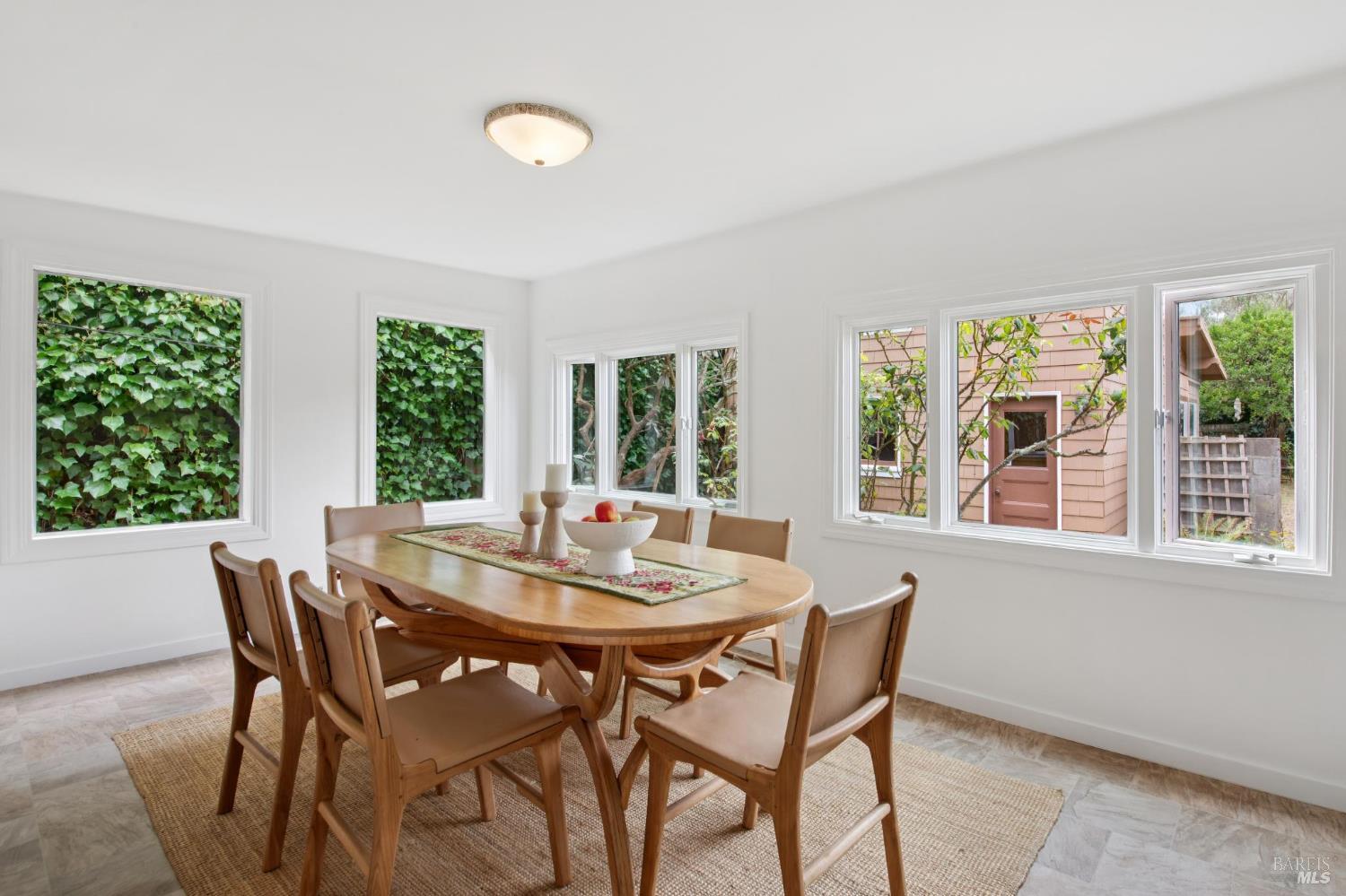 Detail Gallery Image 11 of 46 For 154 Elm Ave, Mill Valley,  CA 94941 - 2 Beds | 2 Baths