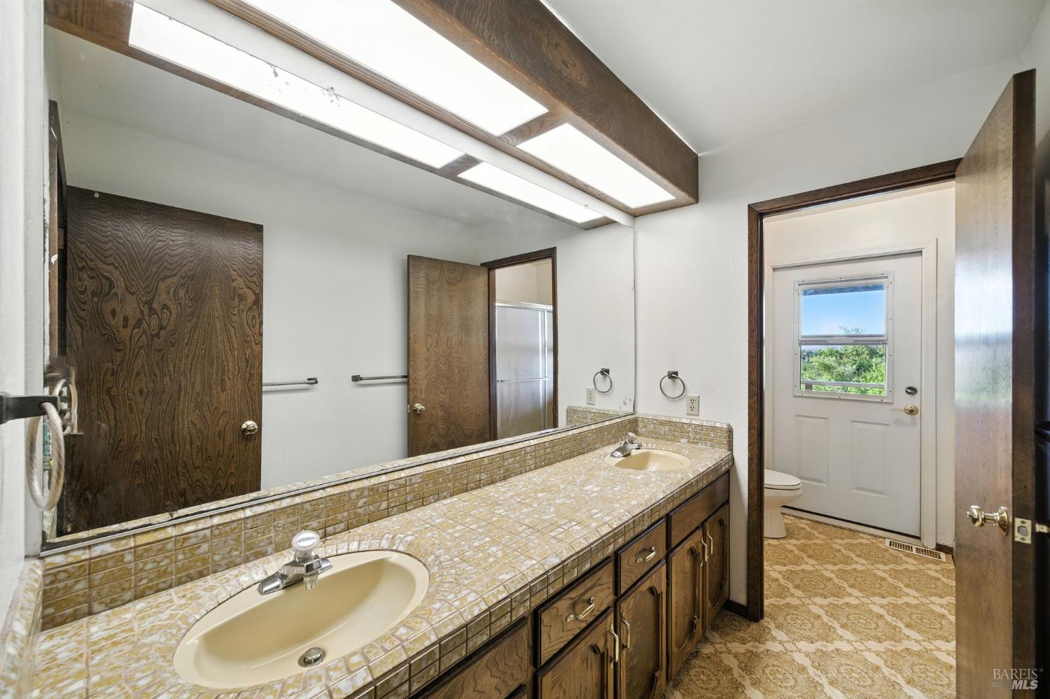 Detail Gallery Image 30 of 55 For 1 Lockton Ln, Novato,  CA 94945 - 4 Beds | 2/1 Baths