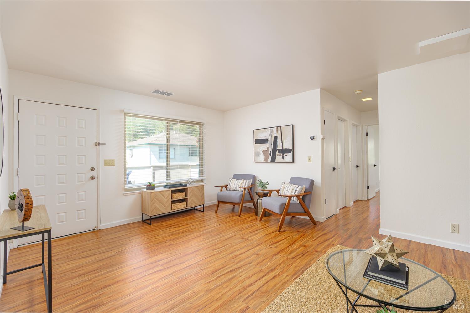 Detail Gallery Image 4 of 23 For 323 Silvio Ln, Novato,  CA 94947 - 2 Beds | 1 Baths