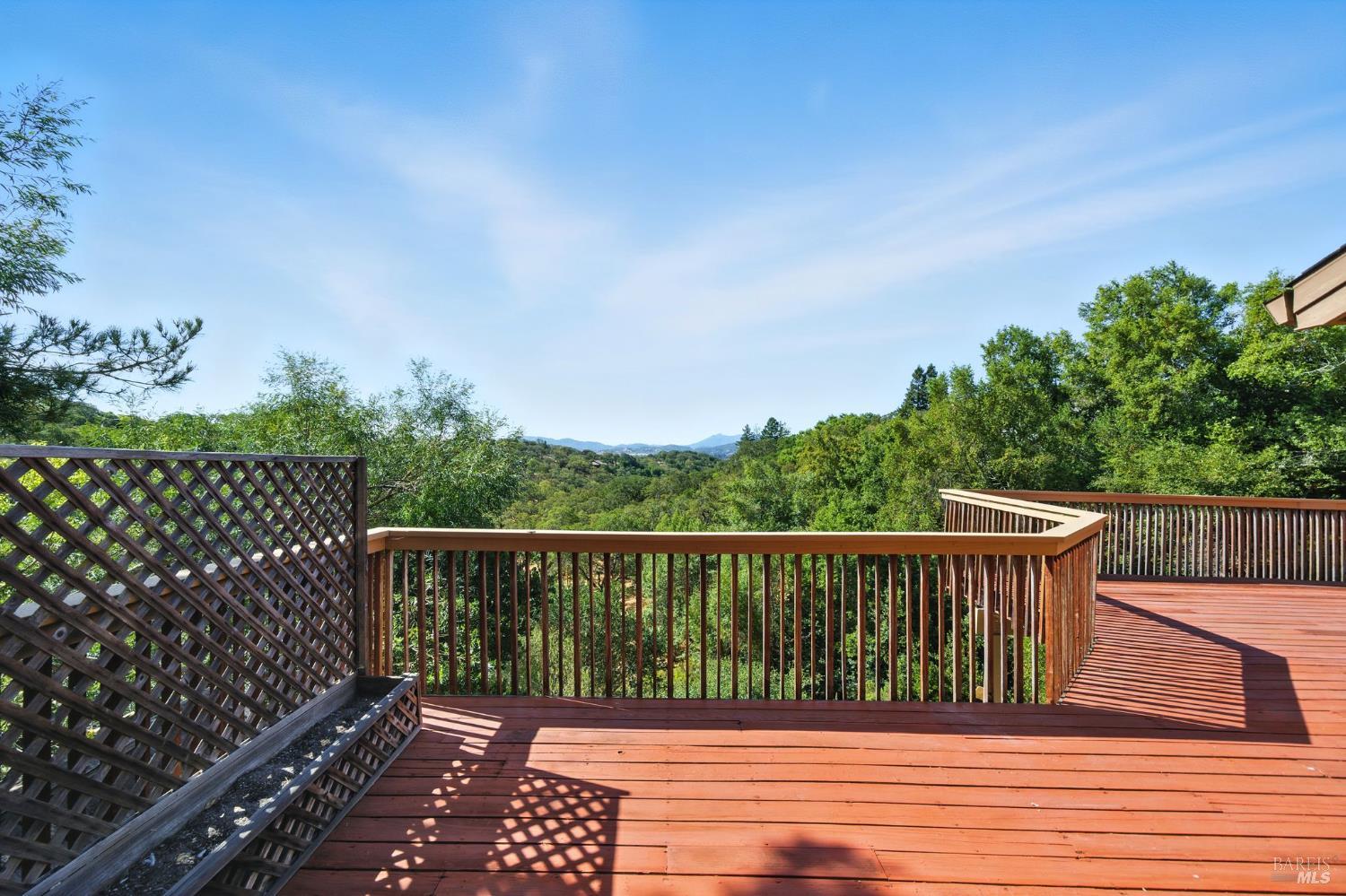 Detail Gallery Image 22 of 55 For 1 Lockton Ln, Novato,  CA 94945 - 4 Beds | 2/1 Baths