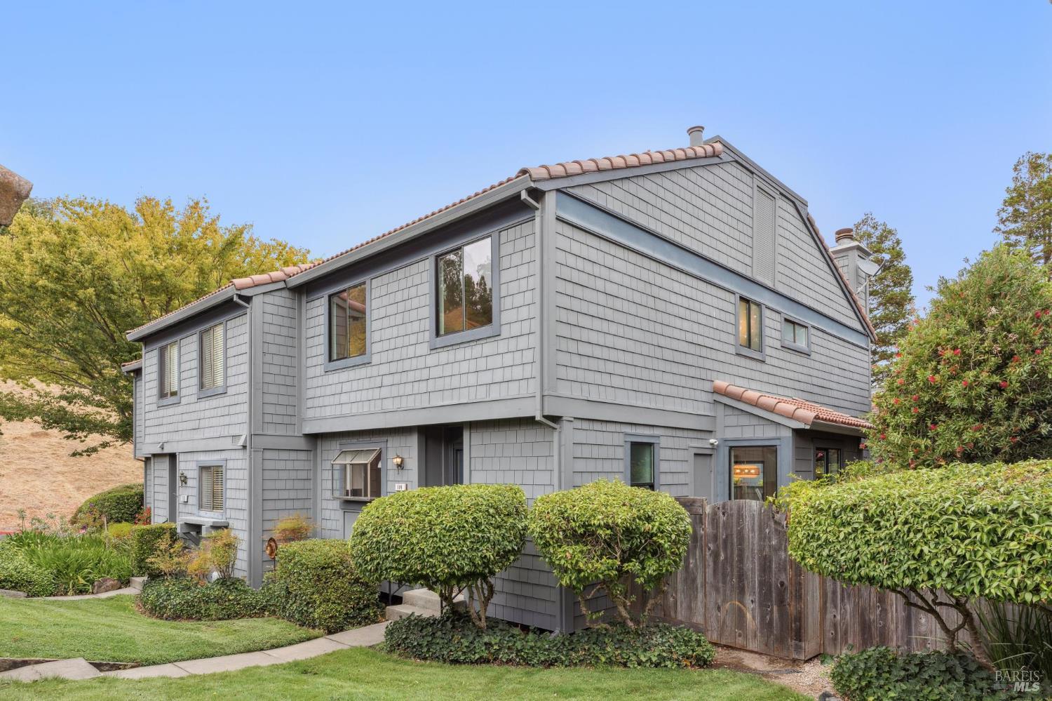 Detail Gallery Image 42 of 48 For 114 Aronia Ln, Novato,  CA 94945 - 3 Beds | 2/1 Baths