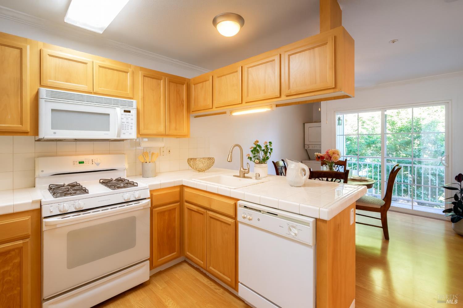 Detail Gallery Image 5 of 10 For 1501 La Esplanada Pl #326,  Santa Rosa,  CA 95404 - 2 Beds | 1 Baths