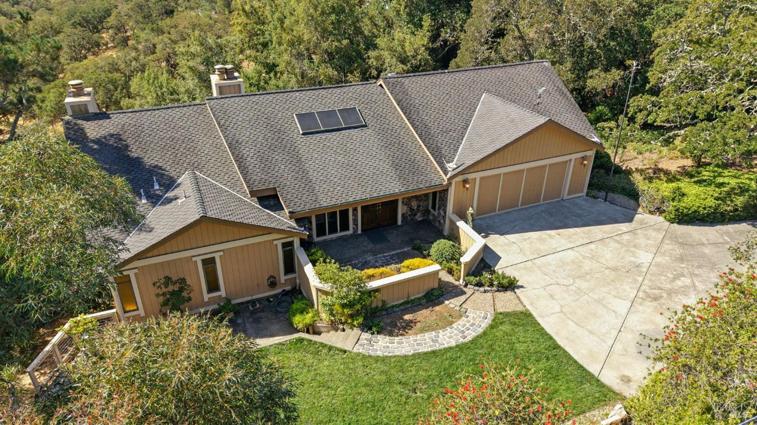Detail Gallery Image 5 of 55 For 1 Lockton Ln, Novato,  CA 94945 - 4 Beds | 2/1 Baths