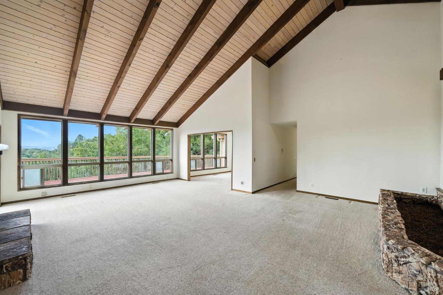 Detail Gallery Image 11 of 55 For 1 Lockton Ln, Novato,  CA 94945 - 4 Beds | 2/1 Baths