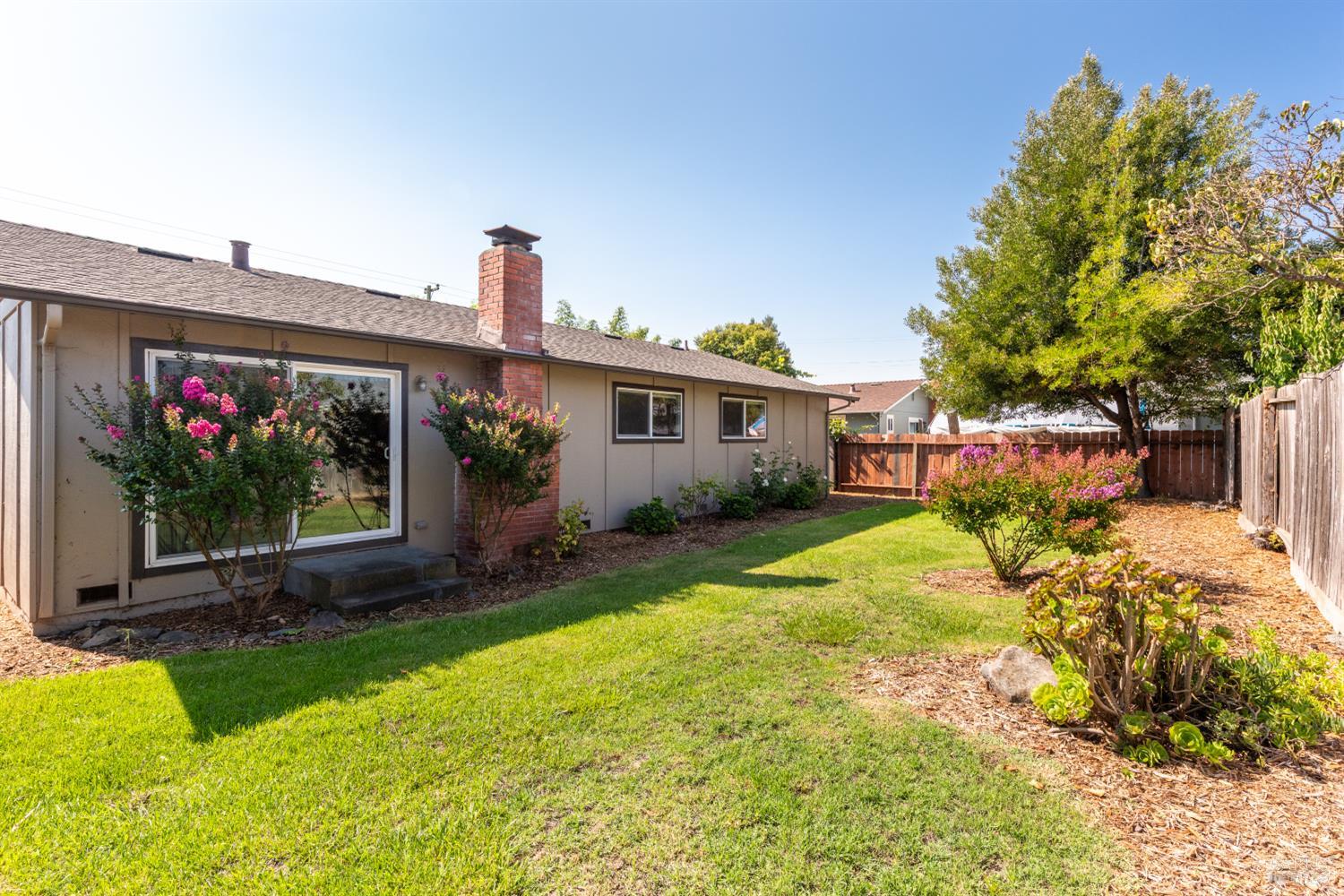 Detail Gallery Image 32 of 33 For 746 Bernadette Ave, Rohnert Park,  CA 94928 - 4 Beds | 2 Baths