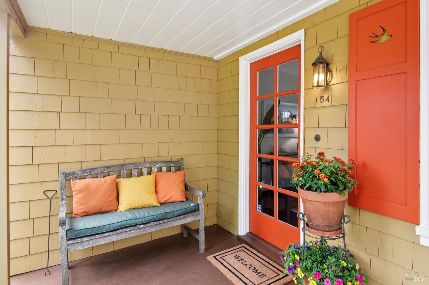 Detail Gallery Image 4 of 46 For 154 Elm Ave, Mill Valley,  CA 94941 - 2 Beds | 2 Baths