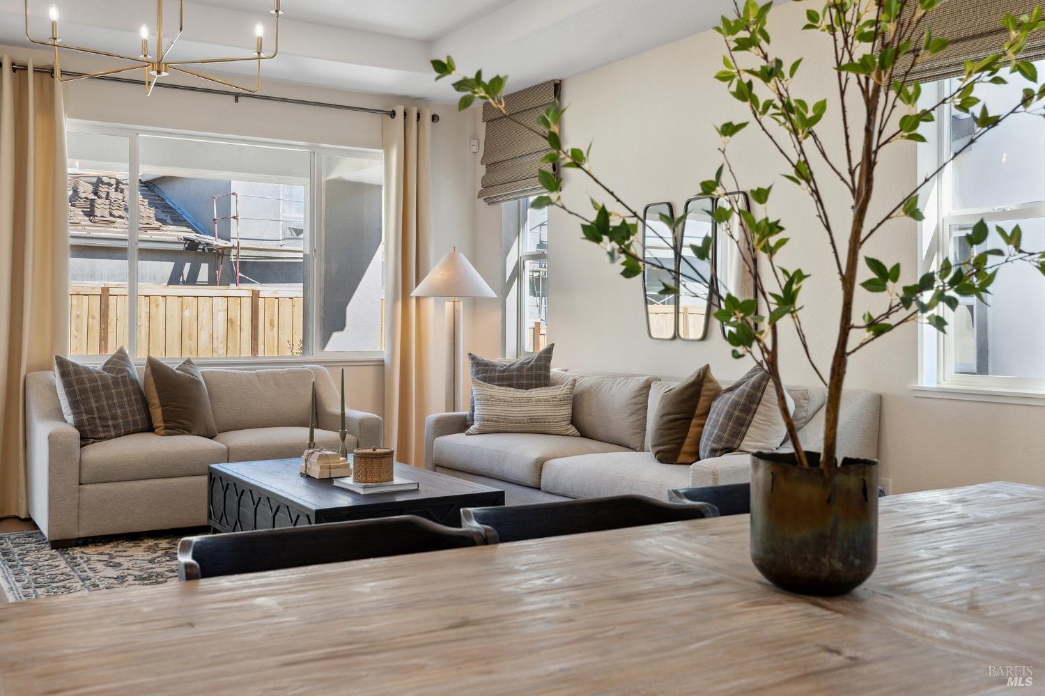 Detail Gallery Image 10 of 34 For 1532 Millennium Way, Fairfield,  CA 94533 - 3 Beds | 2/1 Baths