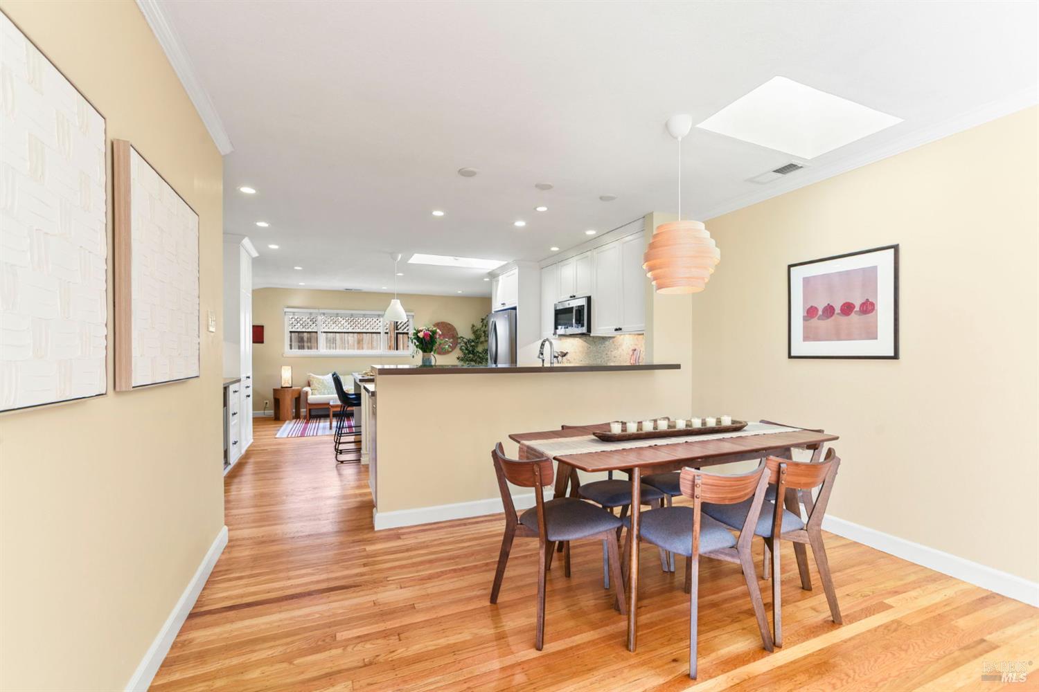Detail Gallery Image 15 of 88 For 2594 Las Gallinas Ave, San Rafael,  CA 94903 - 3 Beds | 2 Baths