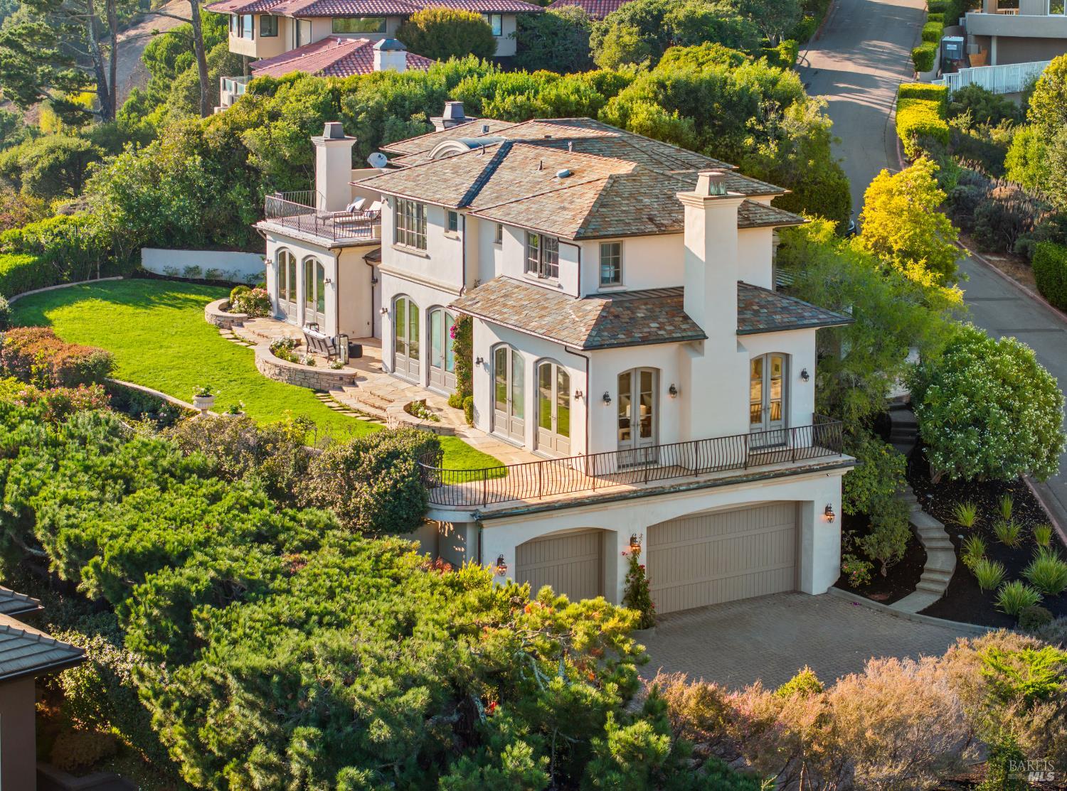 Detail Gallery Image 4 of 64 For 97 Sugarloaf Dr, Tiburon,  CA 94920 - 3 Beds | 3/2 Baths