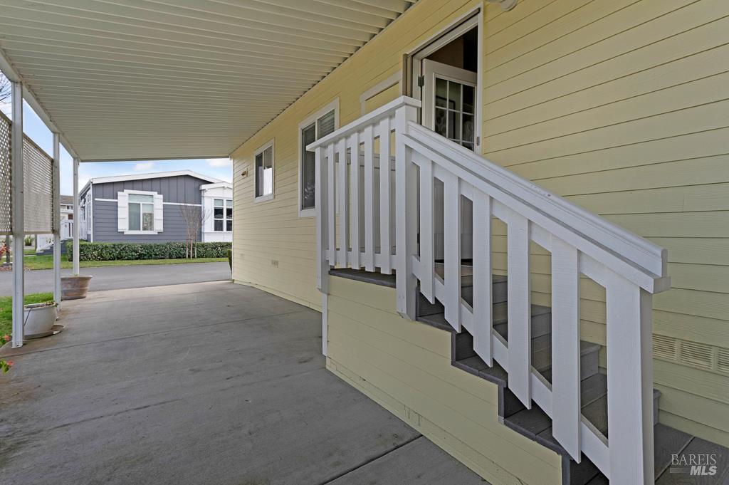 Detail Gallery Image 6 of 38 For 7 Oakwood Dr, Petaluma,  CA 94954 - 3 Beds | 2 Baths