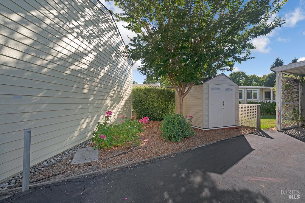 Detail Gallery Image 8 of 38 For 7 Oakwood Dr, Petaluma,  CA 94954 - 3 Beds | 2 Baths