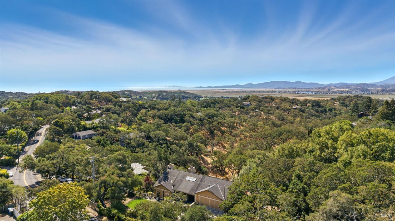 Detail Gallery Image 34 of 55 For 1 Lockton Ln, Novato,  CA 94945 - 4 Beds | 2/1 Baths