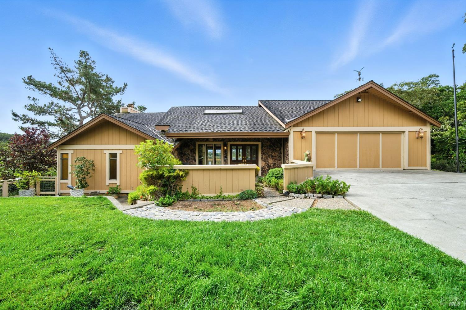 Detail Gallery Image 32 of 55 For 1 Lockton Ln, Novato,  CA 94945 - 4 Beds | 2/1 Baths