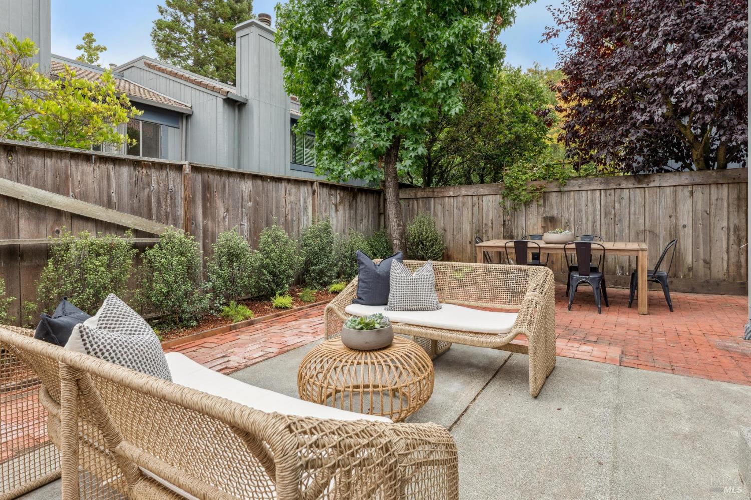 Detail Gallery Image 40 of 48 For 114 Aronia Ln, Novato,  CA 94945 - 3 Beds | 2/1 Baths