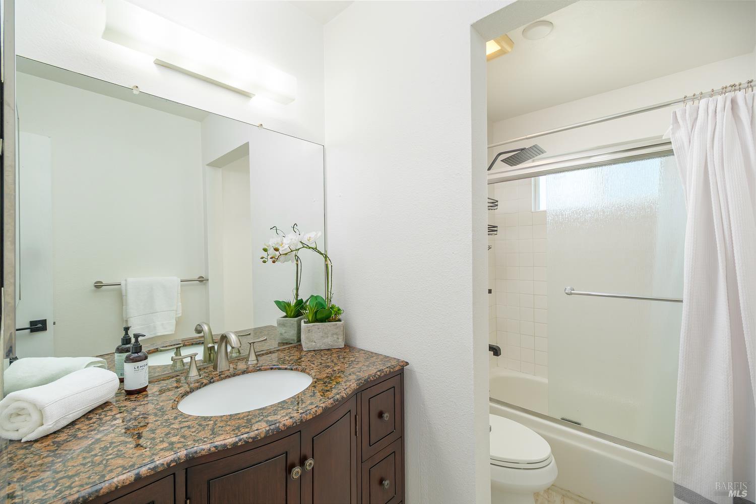 Detail Gallery Image 15 of 23 For 323 Silvio Ln, Novato,  CA 94947 - 2 Beds | 1 Baths