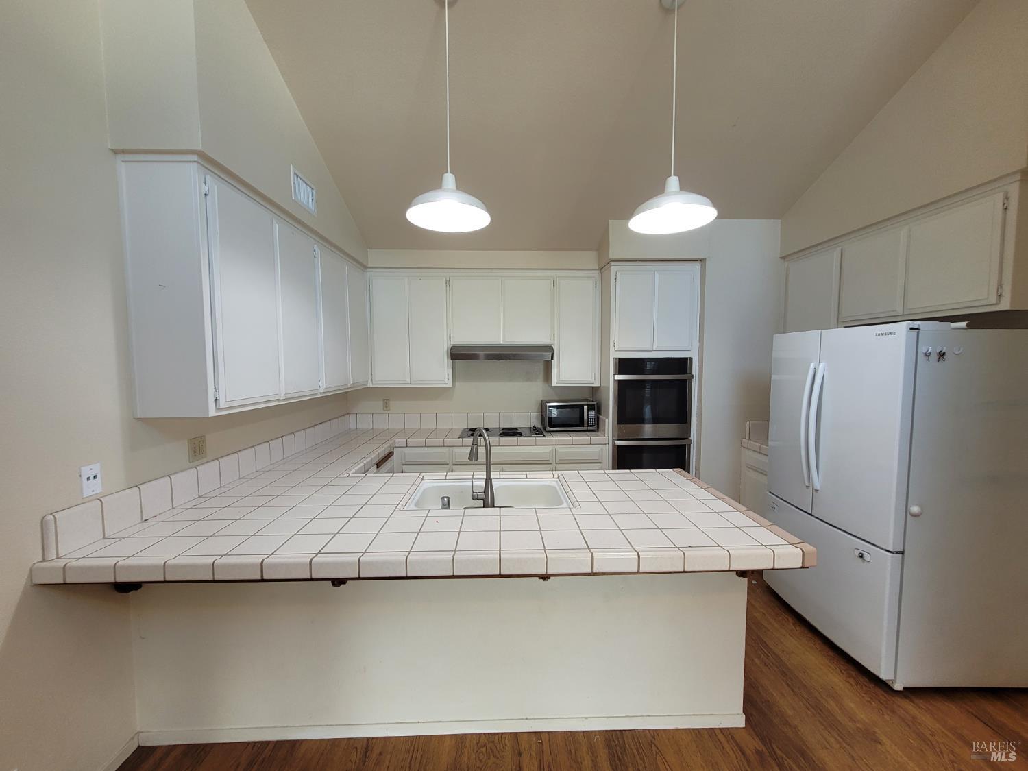 Detail Gallery Image 8 of 33 For 1310 Hawthorne Ct, Dixon,  CA 95620 - 3 Beds | 2 Baths