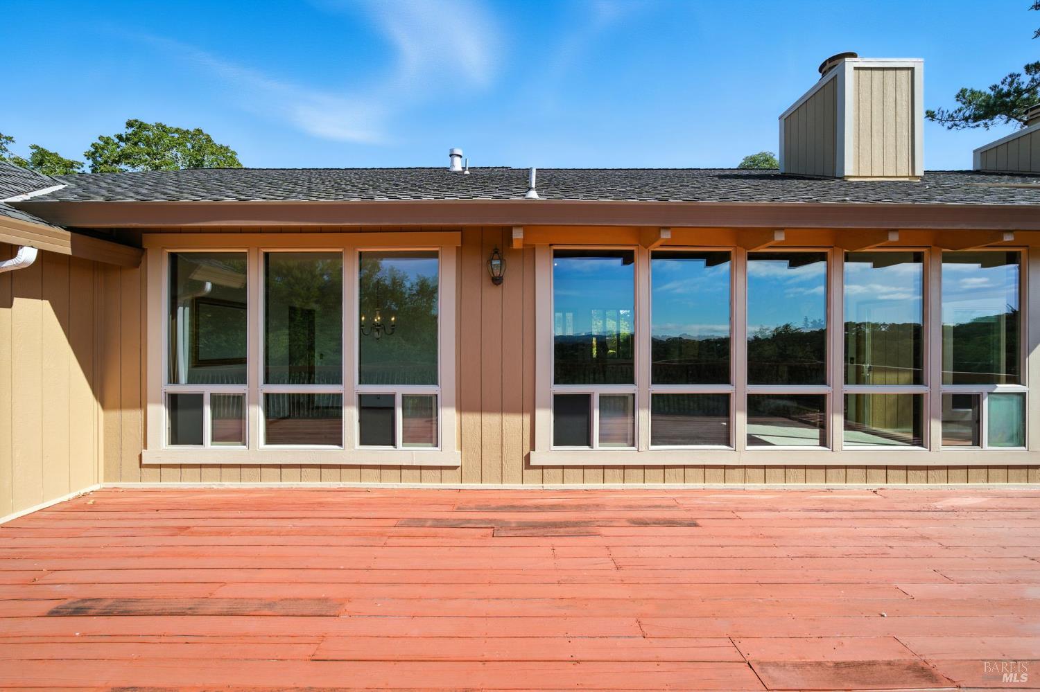 Detail Gallery Image 41 of 55 For 1 Lockton Ln, Novato,  CA 94945 - 4 Beds | 2/1 Baths