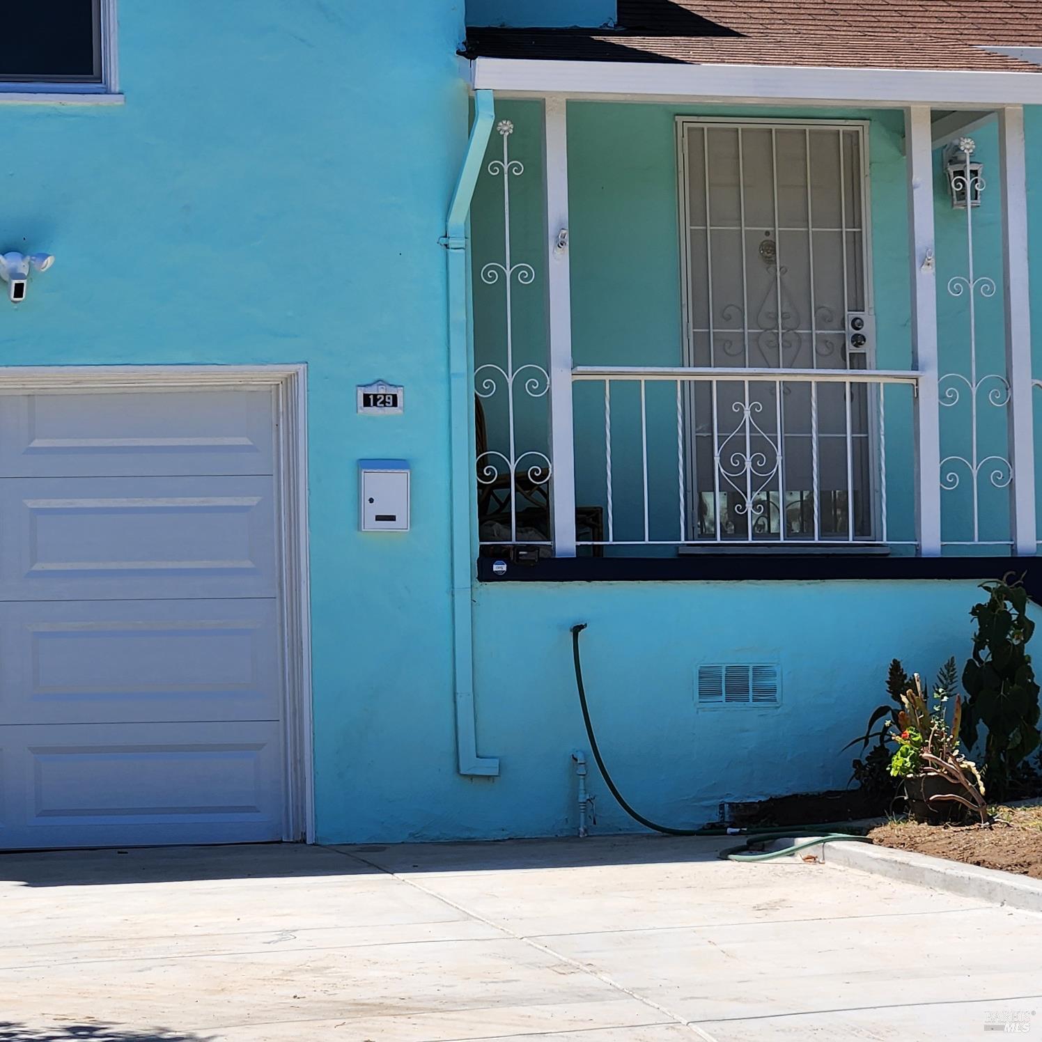 Detail Gallery Image 4 of 6 For 129 Hermosa Ave, Vallejo,  CA 94590 - 2 Beds | 1 Baths