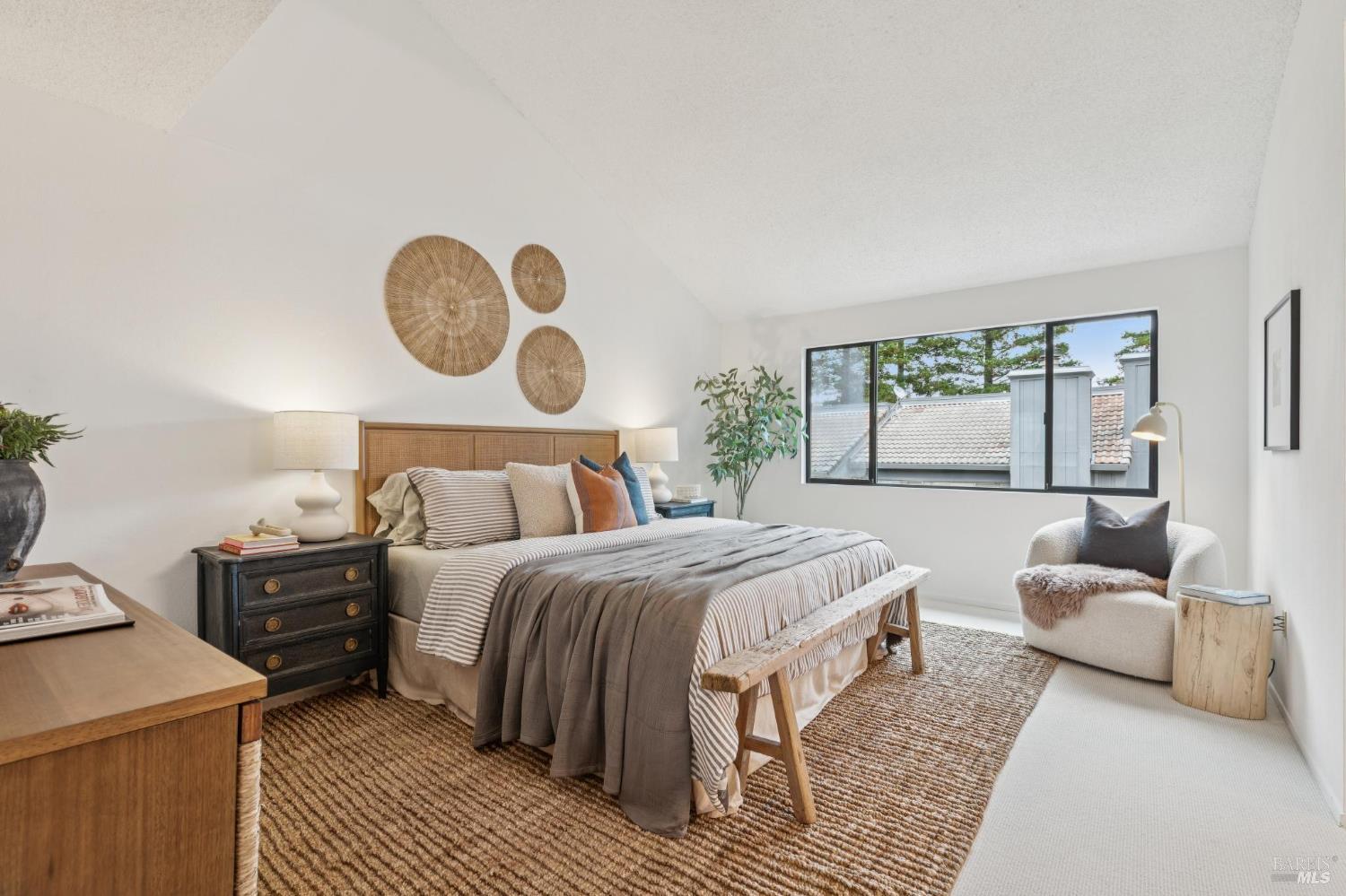 Detail Gallery Image 26 of 48 For 114 Aronia Ln, Novato,  CA 94945 - 3 Beds | 2/1 Baths