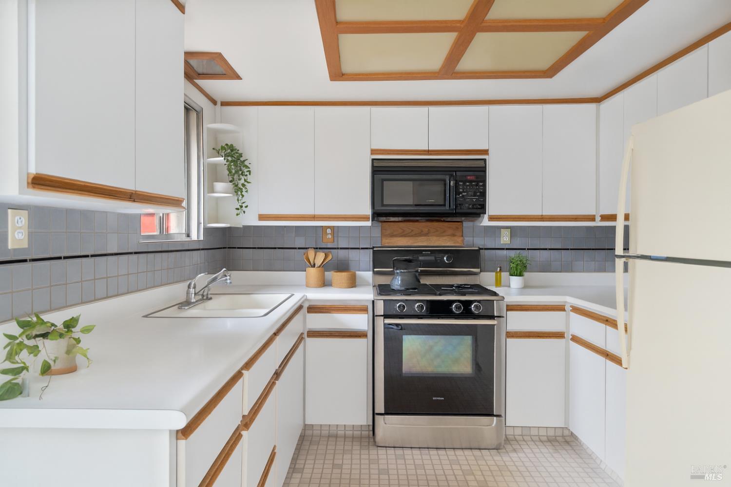 Detail Gallery Image 10 of 53 For 5152 Mcfarlane Rd, Sebastopol,  CA 95472 - 3 Beds | 1 Baths