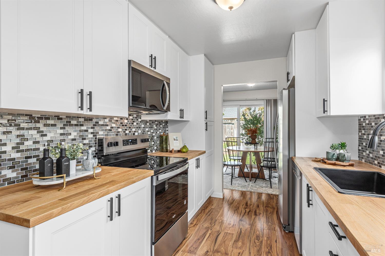 Detail Gallery Image 16 of 33 For 746 Bernadette Ave, Rohnert Park,  CA 94928 - 4 Beds | 2 Baths