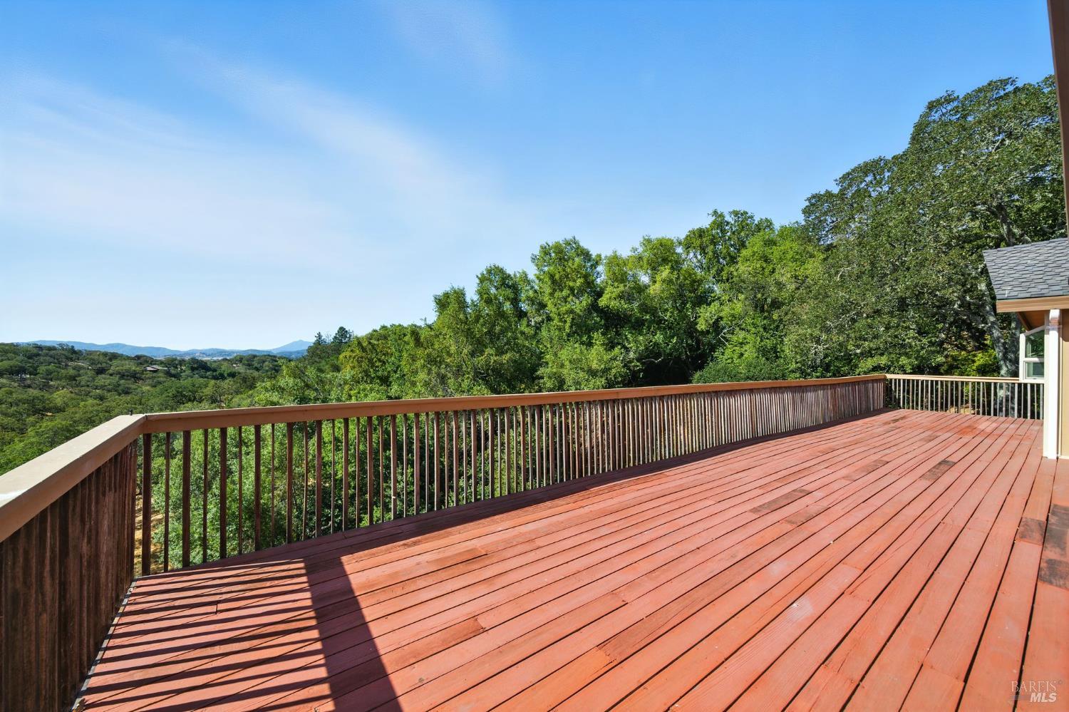 Detail Gallery Image 43 of 55 For 1 Lockton Ln, Novato,  CA 94945 - 4 Beds | 2/1 Baths