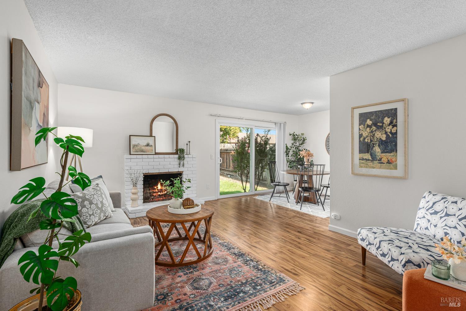 Detail Gallery Image 8 of 33 For 746 Bernadette Ave, Rohnert Park,  CA 94928 - 4 Beds | 2 Baths